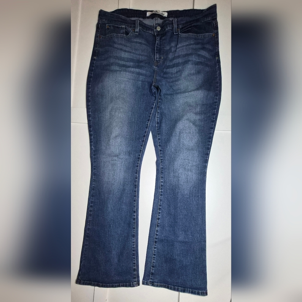 Levi Strauss Signature Gold Label mid-rise bootcut jeans